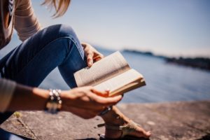 The 14 Ultimate Pros and Cons of Self-Help Books